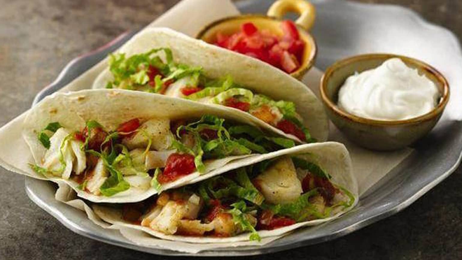 fisch-tacos-mit-salsa